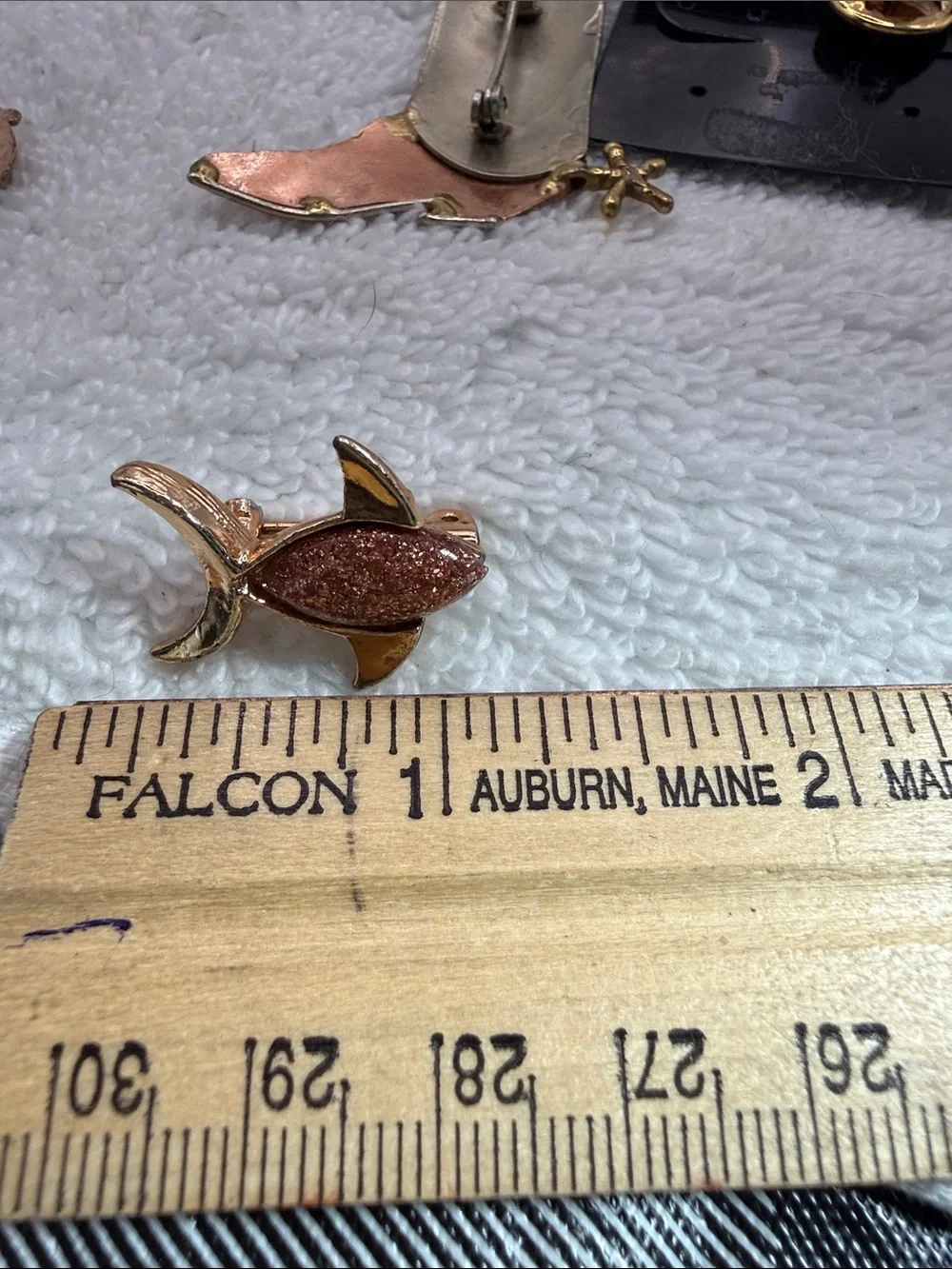 4 Mixed Metal Women’s Brooches Set in Gold and Rose Gold Tones